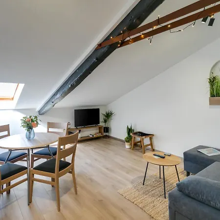 Fantattic Center Apartment *
